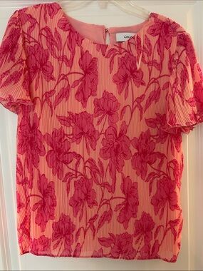 CeCe Coral-Pink Floral Pleated Short Sleeve Blouse